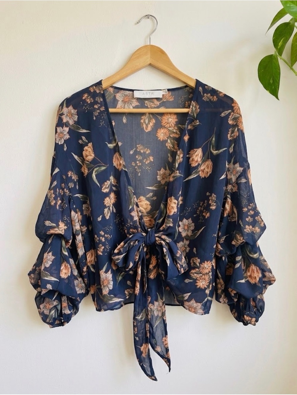 ASTR Navy Floral Tie-Front Blouse Boho Romantic style size S